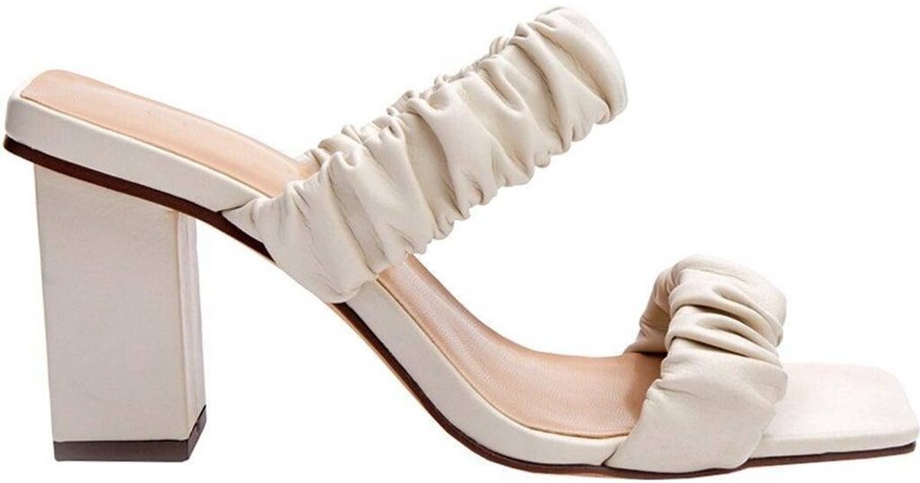 FIRST LOVE HEELS