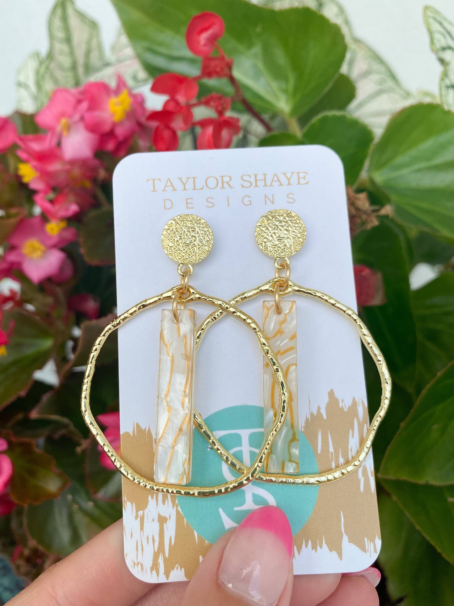 Carrie Stick Hoops: Round Hoop